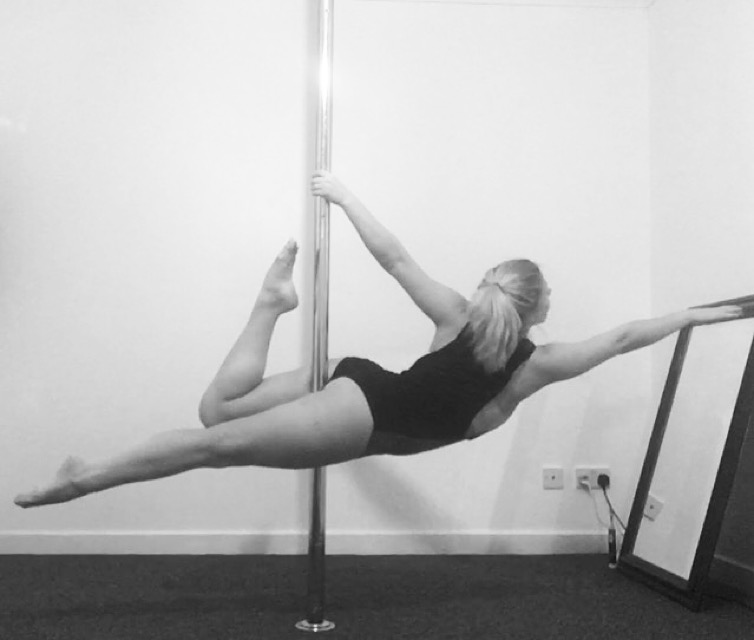 Read more about the article Authentic Pole Dancer