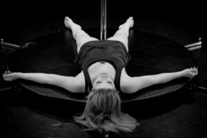 Read more about the article How To Take Pole Dance Seriously