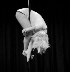 Stillness in Poledance