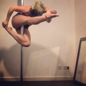 4 Benefits of Pole Dance